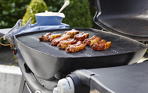 Revelsben Med Klassisk Coleslaw