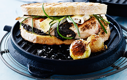 Sandwich Med Kyllingebryst  Oliventapenade Og Brie