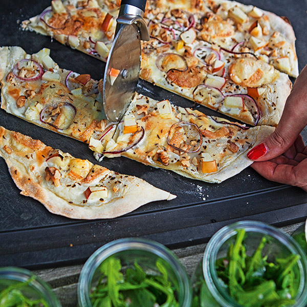 Tarte Flambee Avec Munster Et Roquette En Verrine