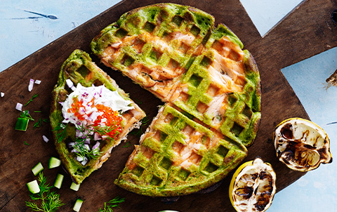 Vafflor Med Lax Och Spenat